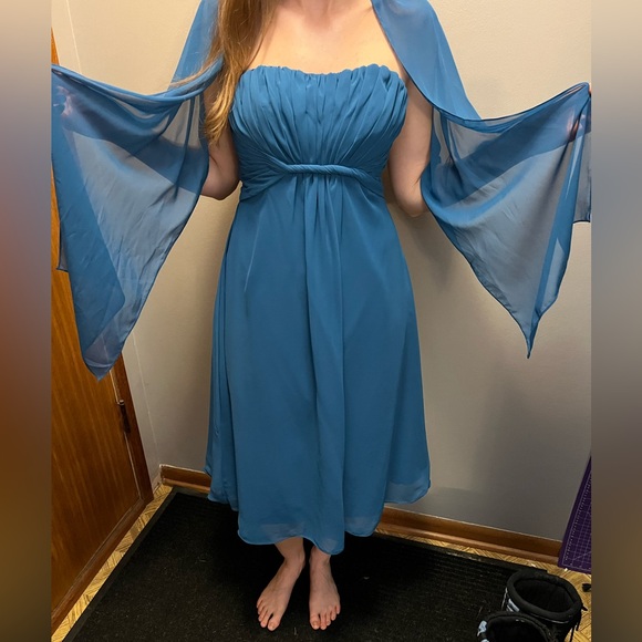 Grad/Prom/Bridesmaid Dress - Picture 9 of 11